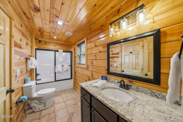 551 Blackberry Ridge Way, Pigeon Forge, TN 37863