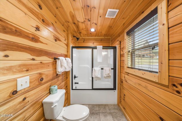 551 Blackberry Ridge Way, Pigeon Forge, TN 37863