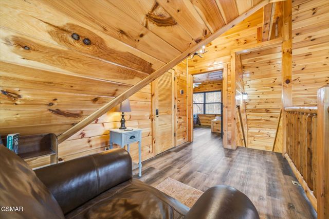 551 Blackberry Ridge Way, Pigeon Forge, TN 37863