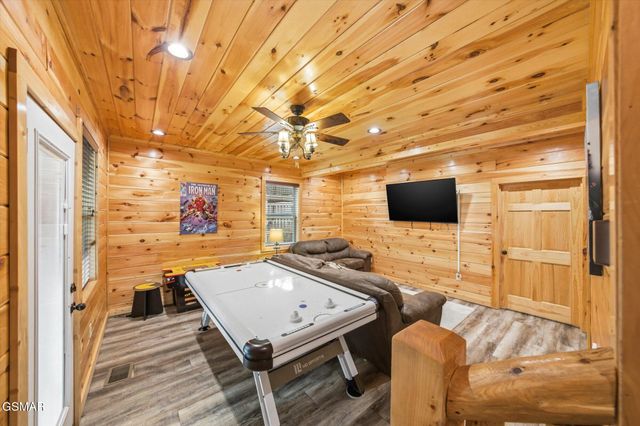 551 Blackberry Ridge Way, Pigeon Forge, TN 37863