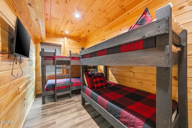 551 Blackberry Ridge Way, Pigeon Forge, TN 37863