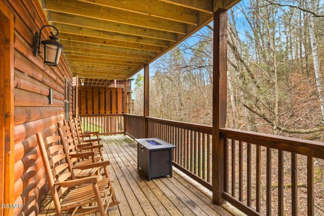 551 Blackberry Ridge Way, Pigeon Forge, TN 37863