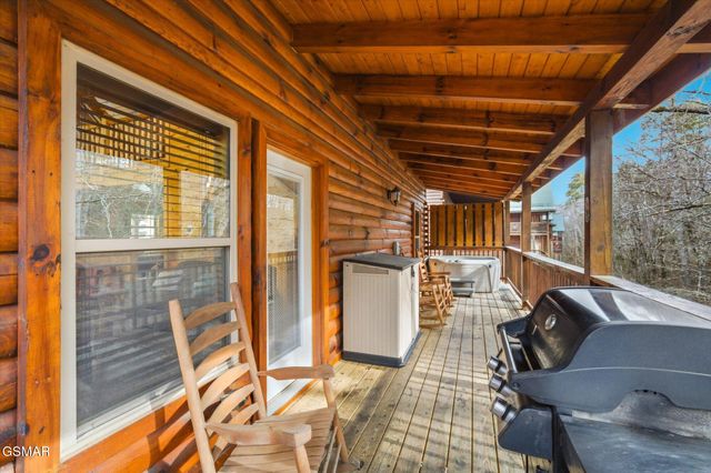 551 Blackberry Ridge Way, Pigeon Forge, TN 37863