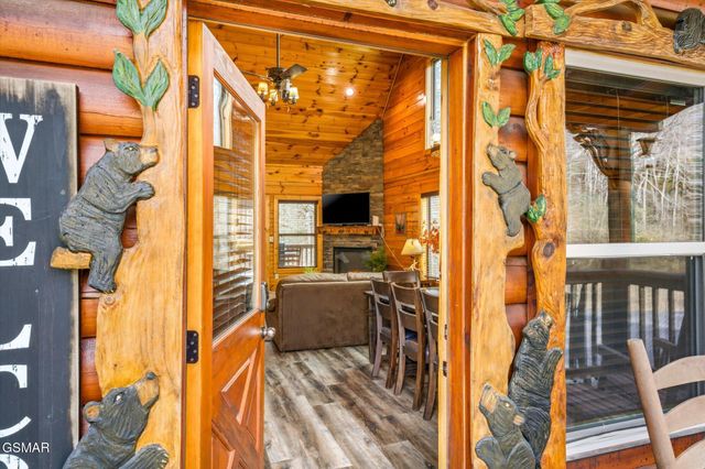 551 Blackberry Ridge Way, Pigeon Forge, TN 37863