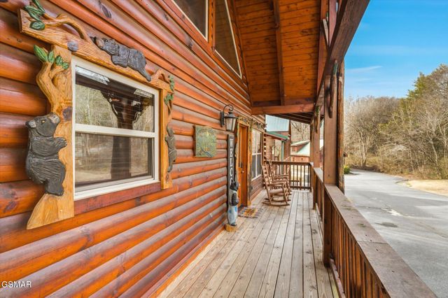 551 Blackberry Ridge Way, Pigeon Forge, TN 37863