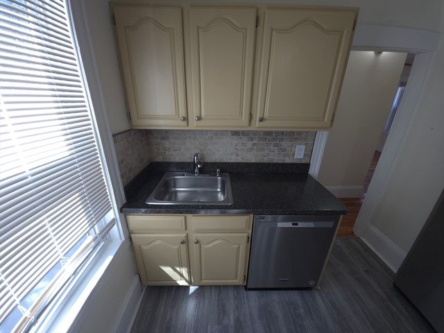 70 Leonard St 70, Dedham, MA 02026