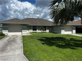 4121 & 4123 SW 7th PL, Cape Coral, FL 33914