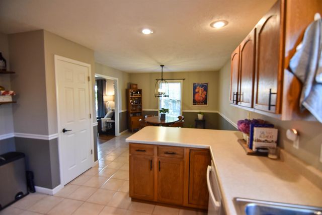 1202 Bowden Drive, Evansville, IN 47725