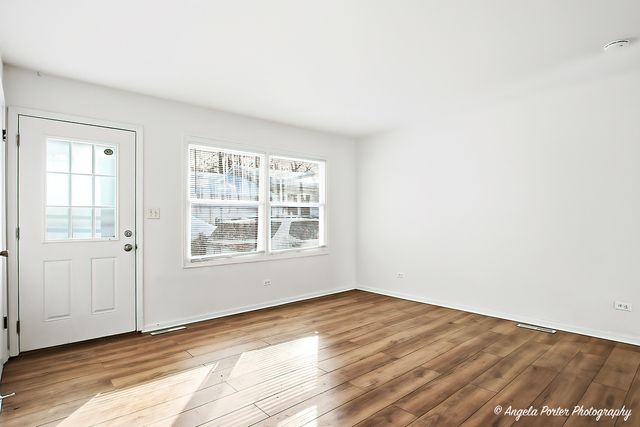 829 Washington Street 1, Woodstock, IL 60098