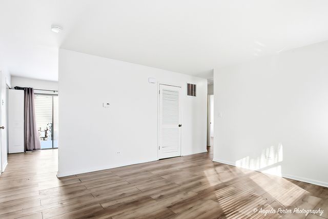 829 Washington Street 1, Woodstock, IL 60098