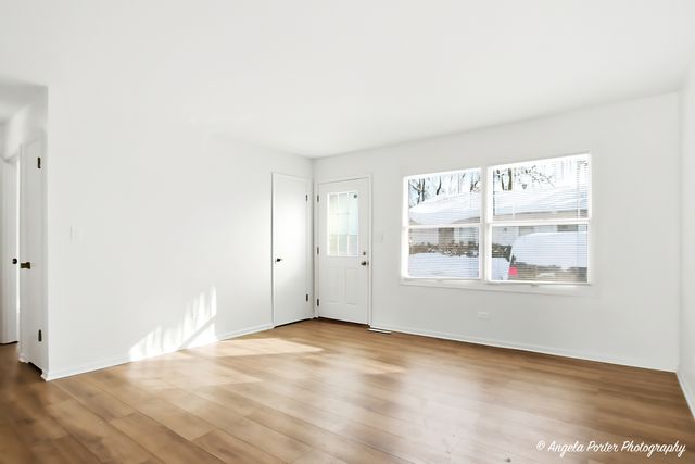 829 Washington Street 1, Woodstock, IL 60098