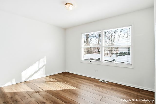 829 Washington Street 1, Woodstock, IL 60098