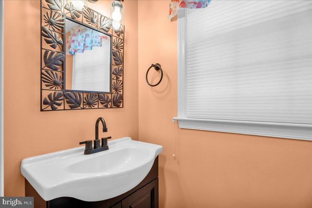 118 FENWICK RD, Cherry Hill, NJ 08034