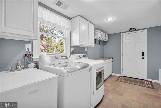 118 FENWICK RD, Cherry Hill, NJ 08034