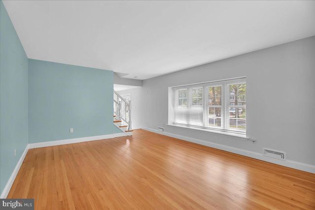 118 FENWICK RD, Cherry Hill, NJ 08034