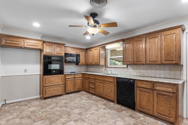 4906 Greenbriar Road, Wichita Falls, TX 76302