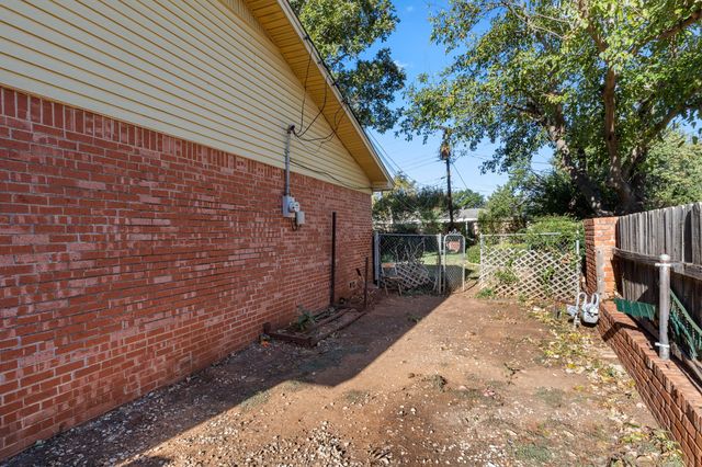 4906 Greenbriar Road, Wichita Falls, TX 76302