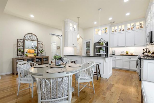 3240 Farmers Market Way, Edmond, OK 73034