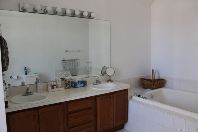 87 N Howell Avenue, Centereach, NY 11720