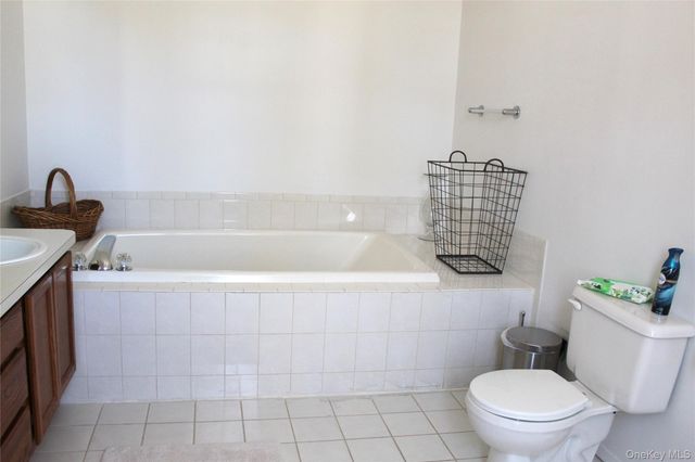 87 N Howell Avenue, Centereach, NY 11720