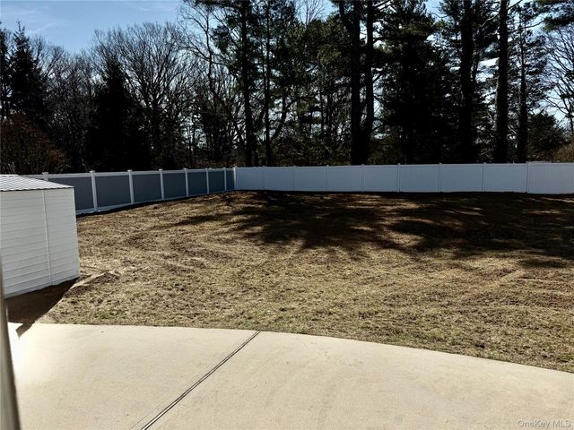 87 N Howell Avenue, Centereach, NY 11720