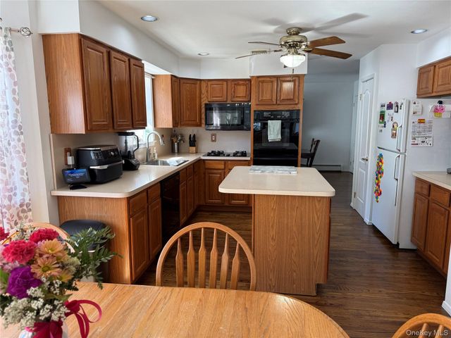 87 N Howell Avenue, Centereach, NY 11720