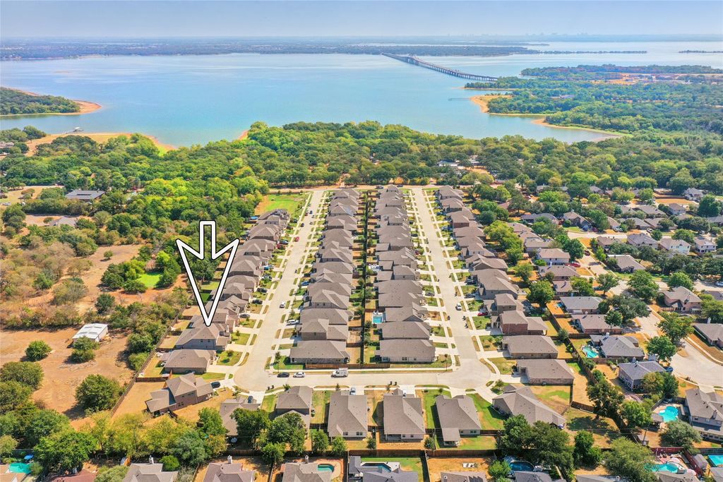 233 Luna Lane, Lake Dallas, TX 75065 — photo 4
