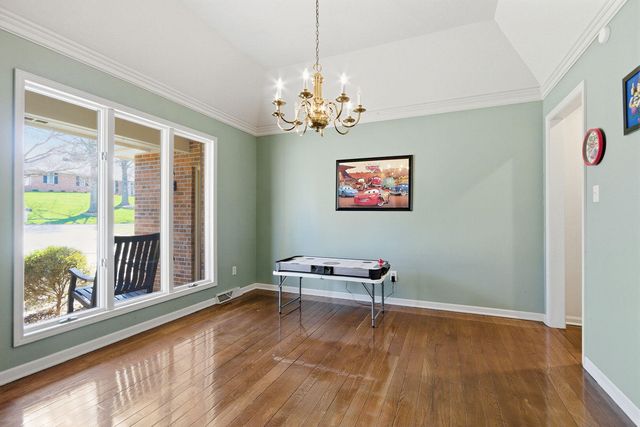 820 PIN OAK TERR, Jefferson City, MO 65109