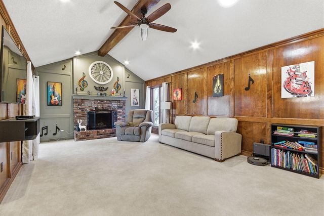 820 PIN OAK TERR, Jefferson City, MO 65109