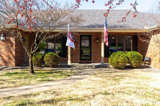 820 PIN OAK TERR, Jefferson City, MO 65109