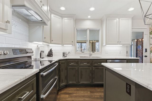 820 PIN OAK TERR, Jefferson City, MO 65109