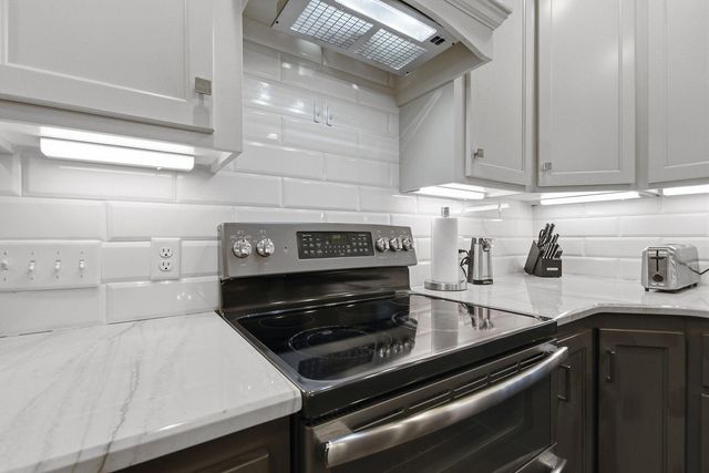 820 PIN OAK TERR, Jefferson City, MO 65109