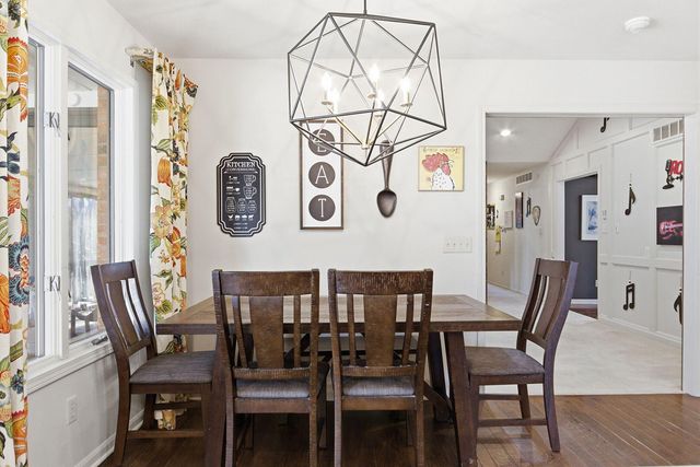 820 PIN OAK TERR, Jefferson City, MO 65109