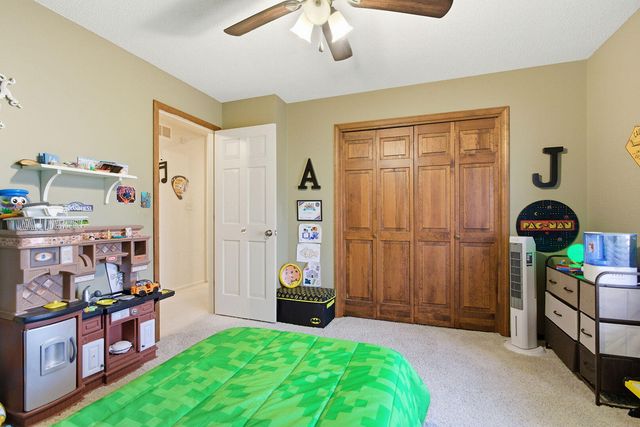 820 PIN OAK TERR, Jefferson City, MO 65109