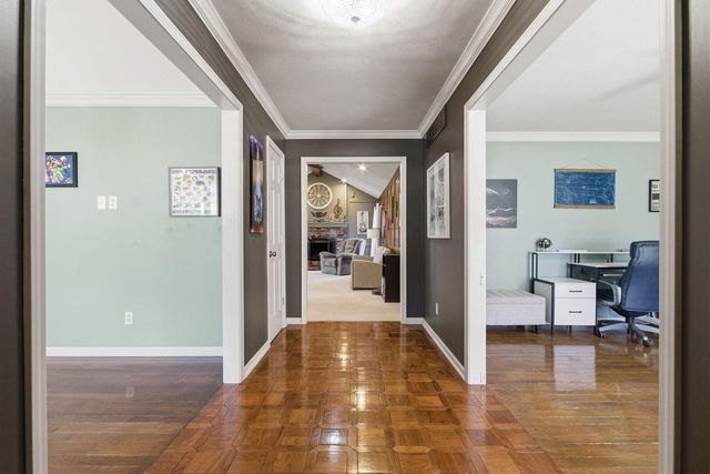 820 PIN OAK TERR, Jefferson City, MO 65109