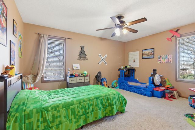 820 PIN OAK TERR, Jefferson City, MO 65109