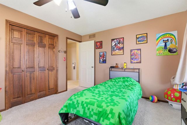 820 PIN OAK TERR, Jefferson City, MO 65109