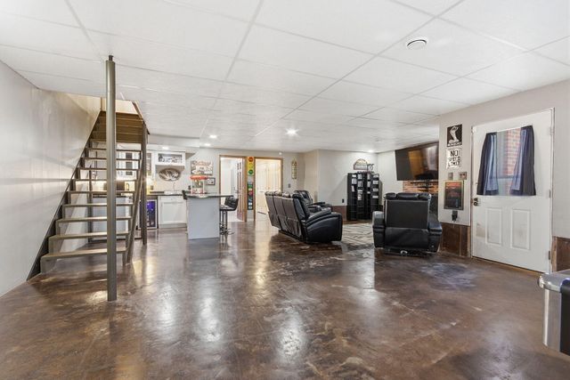 820 PIN OAK TERR, Jefferson City, MO 65109