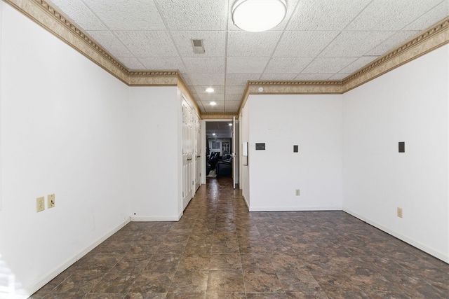 820 PIN OAK TERR, Jefferson City, MO 65109