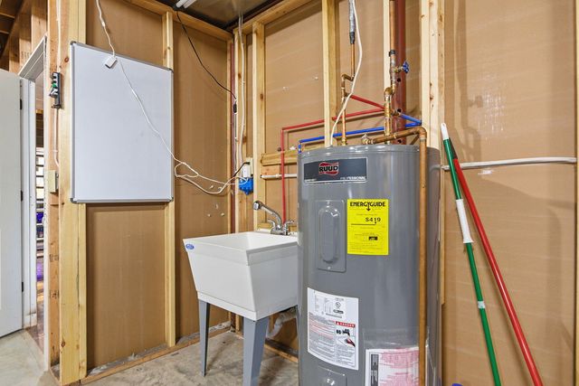 820 PIN OAK TERR, Jefferson City, MO 65109