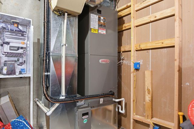 820 PIN OAK TERR, Jefferson City, MO 65109