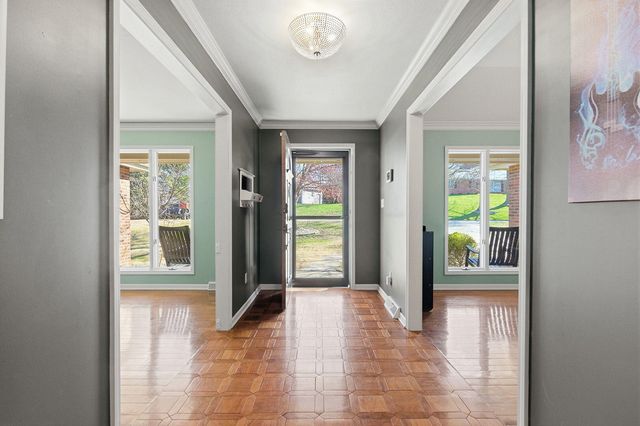 820 PIN OAK TERR, Jefferson City, MO 65109