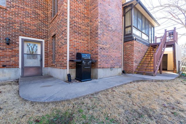 820 PIN OAK TERR, Jefferson City, MO 65109