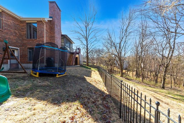 820 PIN OAK TERR, Jefferson City, MO 65109