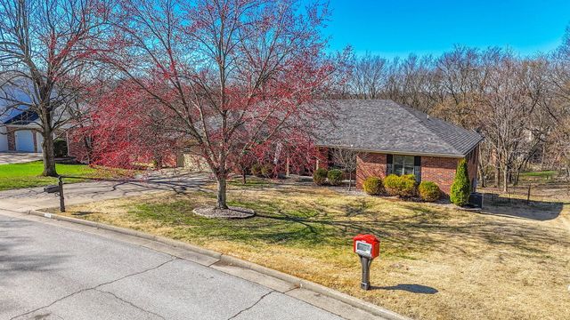 820 PIN OAK TERR, Jefferson City, MO 65109