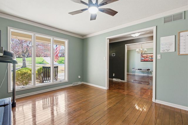 820 PIN OAK TERR, Jefferson City, MO 65109