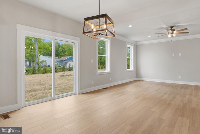 2028 WILLIAM AVE, Essex, MD 21221