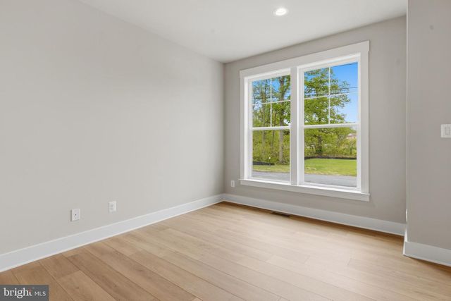 2028 WILLIAM AVE, Essex, MD 21221