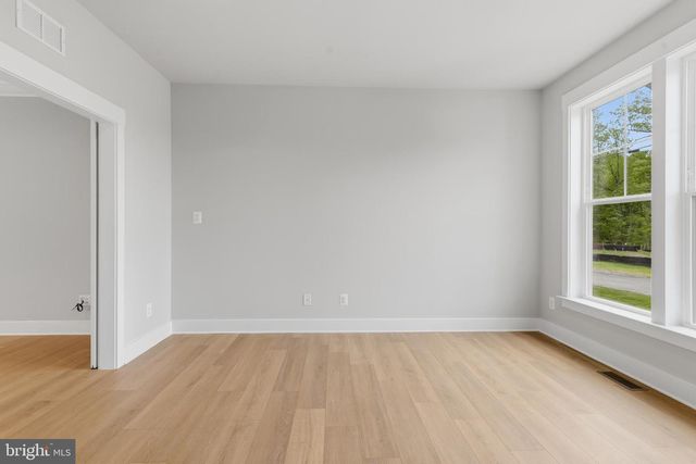 2028 WILLIAM AVE, Essex, MD 21221
