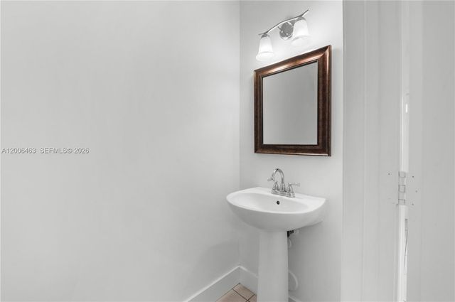 40 Simonton Cir 40, Weston, FL 33326